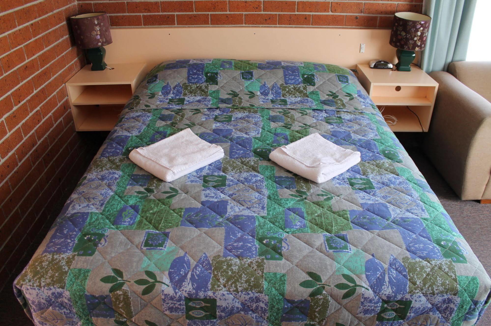 Greenslopes Motor Inn Брисбен Экстерьер фото